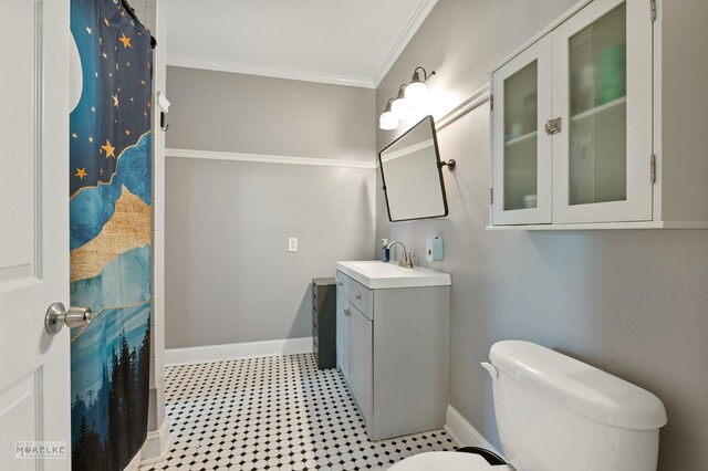 13 N Cannonball Trl, Bristol, IL 60512 - bathroom with baseboards, crown molding, vanity, and toilet