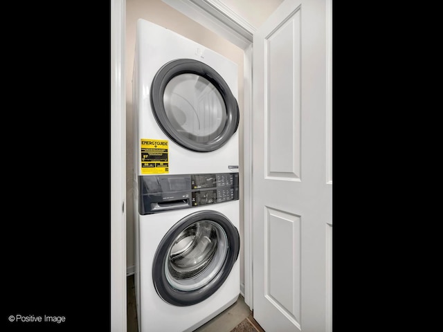 1464 S Michigan Ave Unit 2201, Chicago, IL 60605 - laundry room featuring stacked washer / dryer