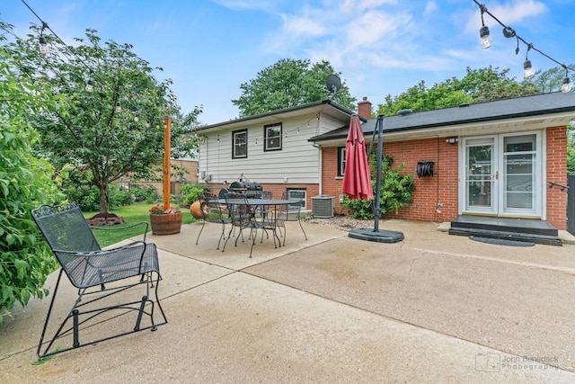 925 S Chestnut Ave, Arlington Heights, IL 60005 - view of patio / terrace featuring central AC unit