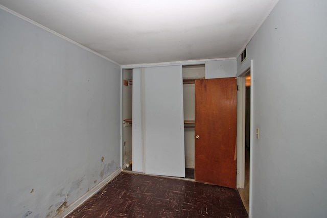 20 Johnathan Rd, Lake Zurich, IL 60047 - unfurnished bedroom featuring a closet