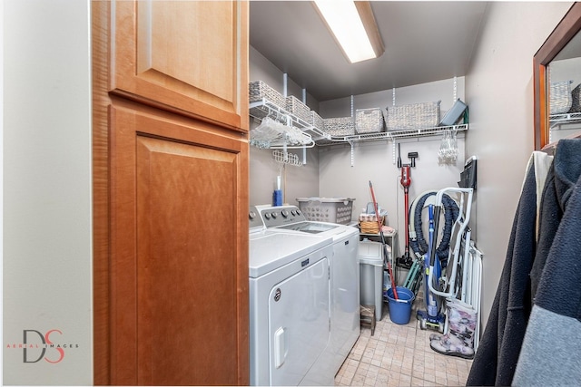 2598 N 2739th Rd, Marseilles, IL 61341 - laundry area with separate washer and dryer