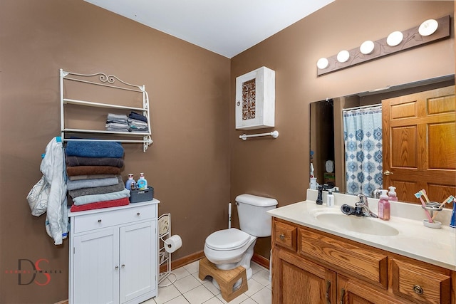 2598 N 2739th Rd, Marseilles, IL 61341 - full bath featuring vanity, toilet, tile patterned flooring, baseboards, and a shower with curtain