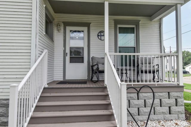 904 E Madison St, Pontiac, IL 61764 - entrance to property with a porch