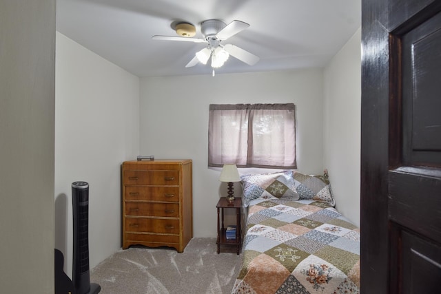 904 E Madison St, Pontiac, IL 61764 - carpeted bedroom with ceiling fan