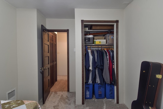 904 E Madison St, Pontiac, IL 61764 - bedroom featuring carpet floors and a closet