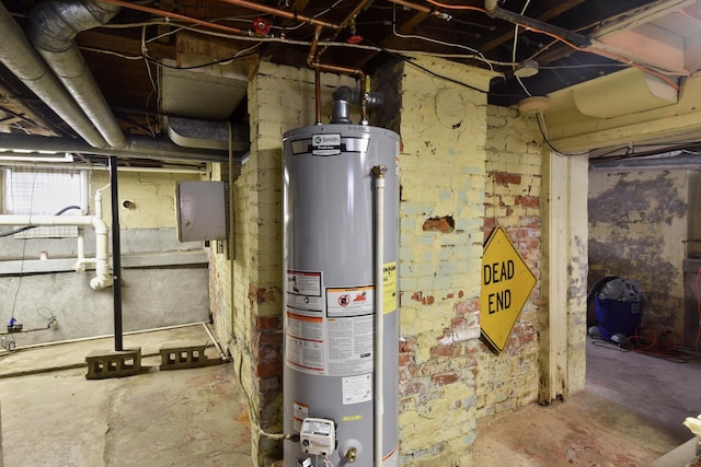904 E Madison St, Pontiac, IL 61764 - utilities featuring gas water heater