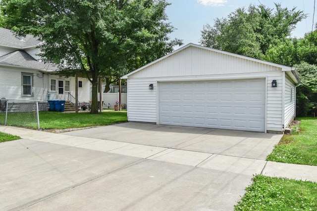 904 E Madison St, Pontiac, IL 61764 - view of detached garage