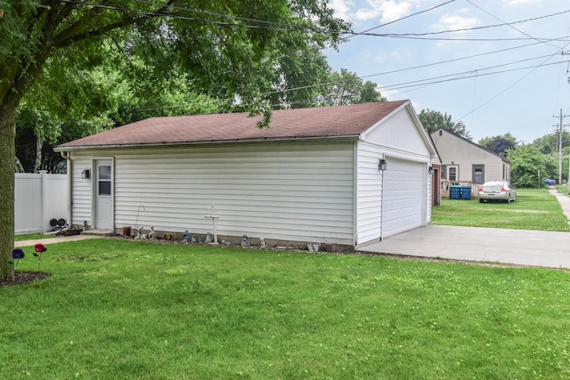 904 E Madison St, Pontiac, IL 61764 - view of detached garage