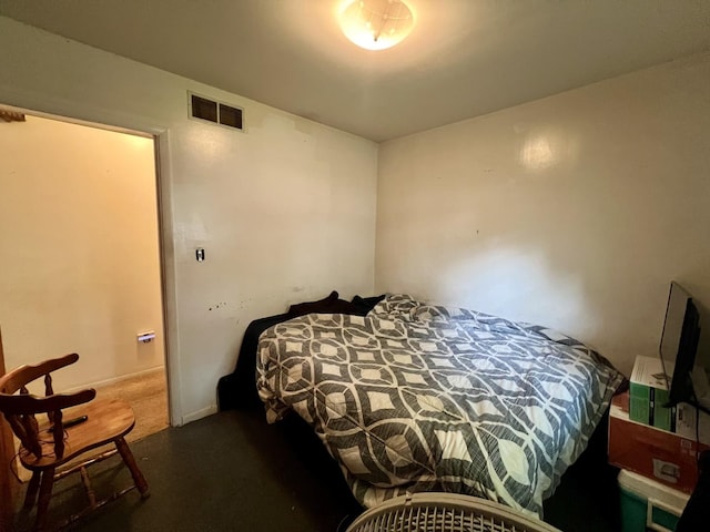 1405 W Beech St, Urbana, IL 61801 - bedroom featuring carpet