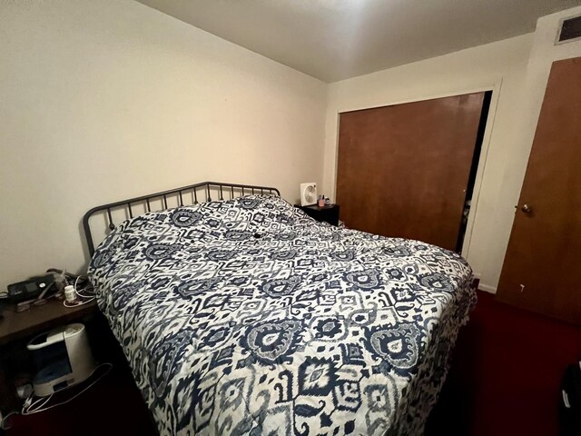 1405 W Beech St, Urbana, IL 61801 - bedroom featuring carpet