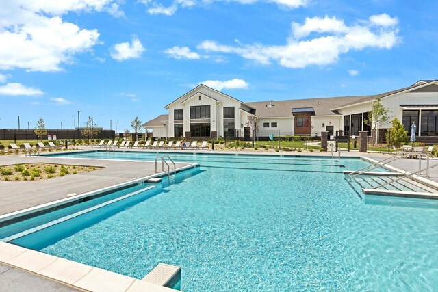 3245 Lincoln Prairie Blvd, Aurora, IL 60503 - community pool with a patio area