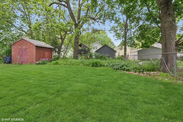 611 Palace St, Aurora, IL 60506 - view of yard