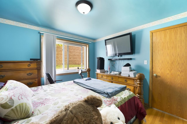 6850 Cermak Rd Unit Gb, Berwyn, IL 60402 - bedroom featuring wood finished floors