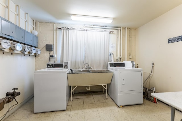 6850 Cermak Rd Unit Gb, Berwyn, IL 60402 - community laundry featuring independent washer and dryer and light floors
