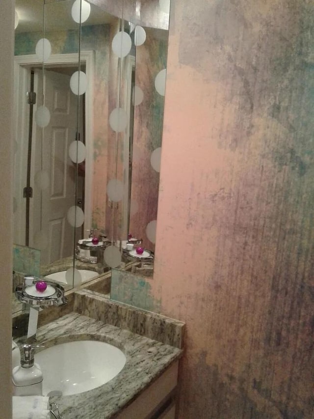 121 Chatsworth Cir, Schaumburg, IL 60194 - bathroom featuring vanity