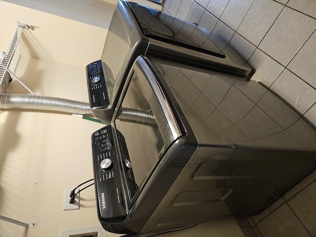 121 Chatsworth Cir, Schaumburg, IL 60194 - laundry view