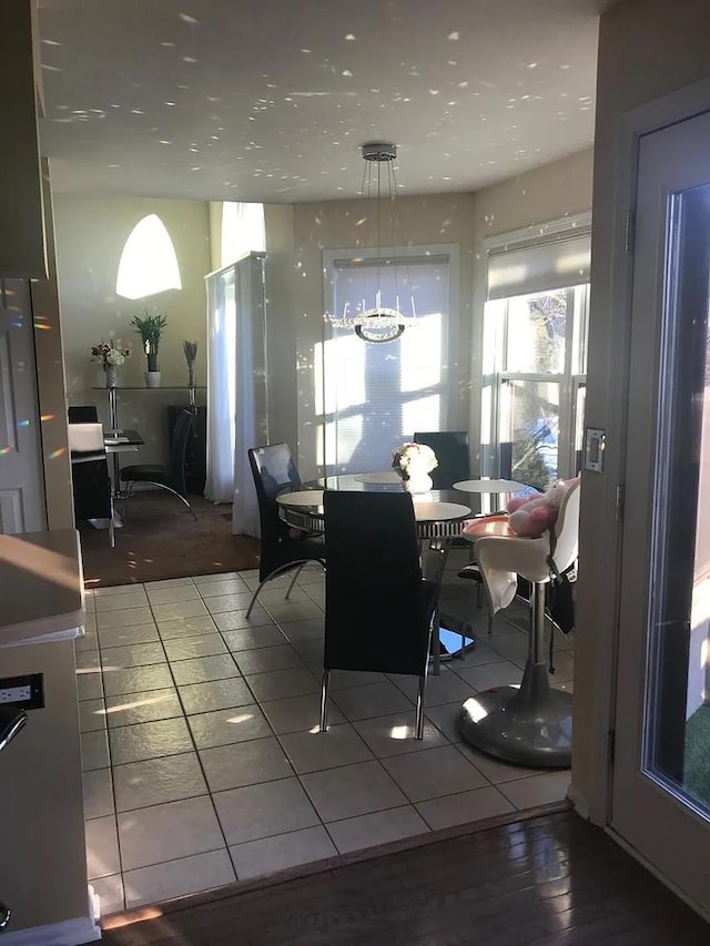 121 Chatsworth Cir, Schaumburg, IL 60194 - dining area featuring tile patterned floors