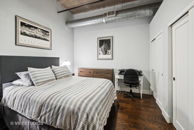 843 W Adams St Unit 310, Chicago, IL 60607 - bedroom with wood finished floors and a closet