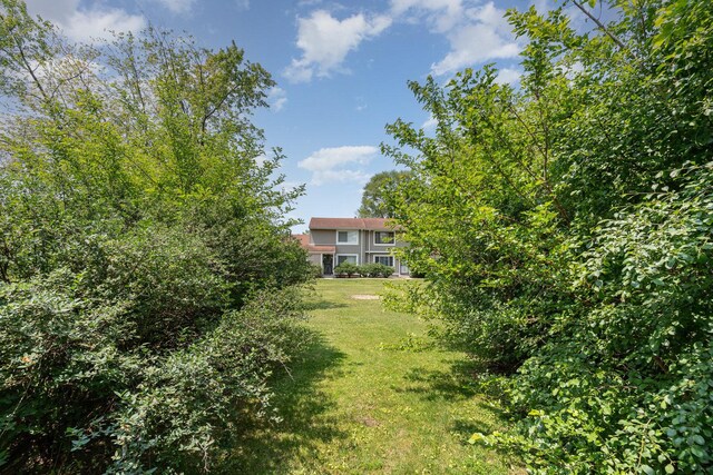 2265 Windsor Ln, Country Club Hills, IL 60478 - view of grassy yard