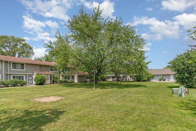 2265 Windsor Ln, Country Club Hills, IL 60478 - view of grassy yard