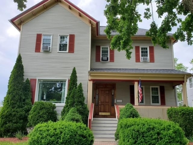 view of front of property featuring a porch