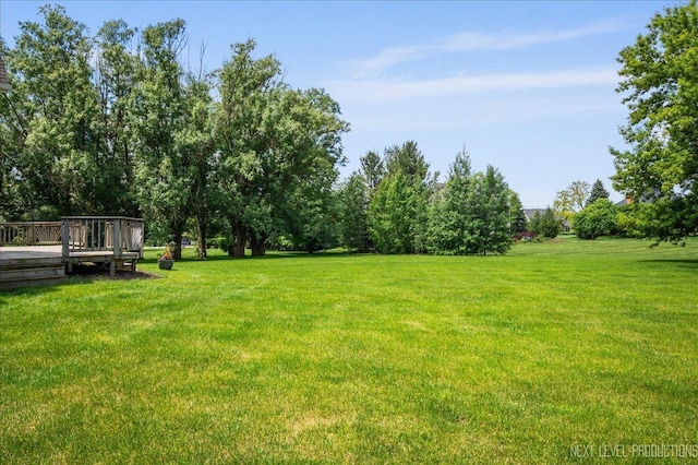 36W850 Red Gate Ct, Saint Charles, IL 60175 - view of green lawn featuring a deck