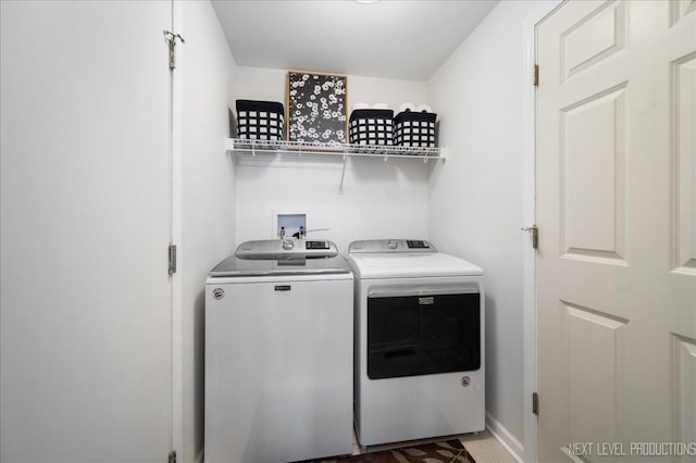 211 Trentt Dr Unit 211, Batavia, IL 60510 - washroom featuring independent washer and dryer
