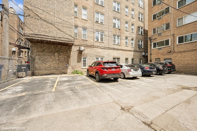 5854 N Kenmore Ave Unit 4F, Chicago, IL 60660 - view of property with uncovered parking