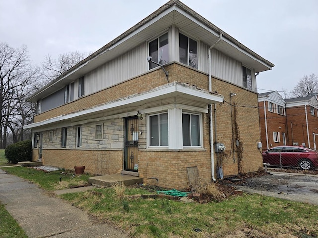 1737 Mcdaniel Ave Unit B, Evanston, IL 60201 - view of side of property featuring brick siding