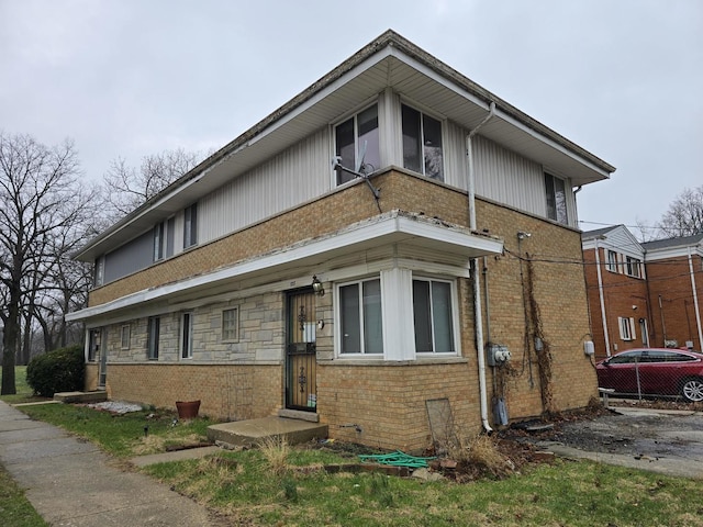 1737 Mcdaniel Ave Unit B, Evanston, IL 60201 - view of side of home with brick siding and central AC