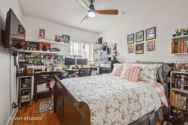 932 W Sunnyside Ave Unit 3C, Chicago, IL 60640 - bedroom featuring wood finished floors and a ceiling fan