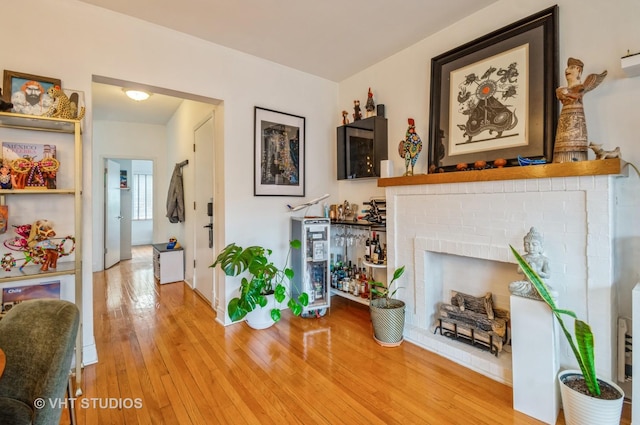 932 W Sunnyside Ave Unit 3C, Chicago, IL 60640 - living room with wood finished floors