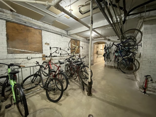 932 W Sunnyside Ave Unit 3C, Chicago, IL 60640 - garage featuring bike storage