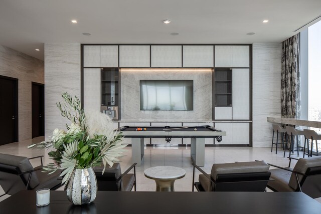 363 E Wacker Dr Unit 3703, Chicago, IL 60601 - living area featuring recessed lighting