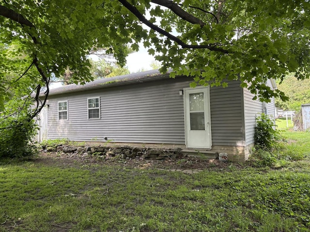 218 S Washington St, Lacon, IL 61540 - back of property featuring a yard