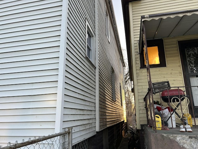 6812 S Hermitage Ave, Chicago, IL 60636 - view of side of property