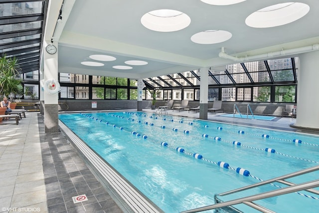 405 N Wabash Ave Unit 713, Chicago, IL 60611 - view of indoor pool