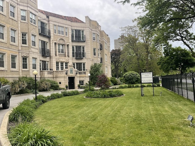6832 S S Shore Dr Unit 1, Chicago, IL 60649 - view of community