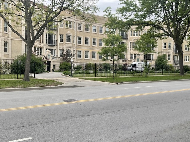 6832 S S Shore Dr Unit 1, Chicago, IL 60649 - view of property