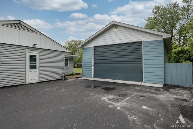 16568 Plainview Dr, Markham, IL 60428 - detached garage featuring driveway