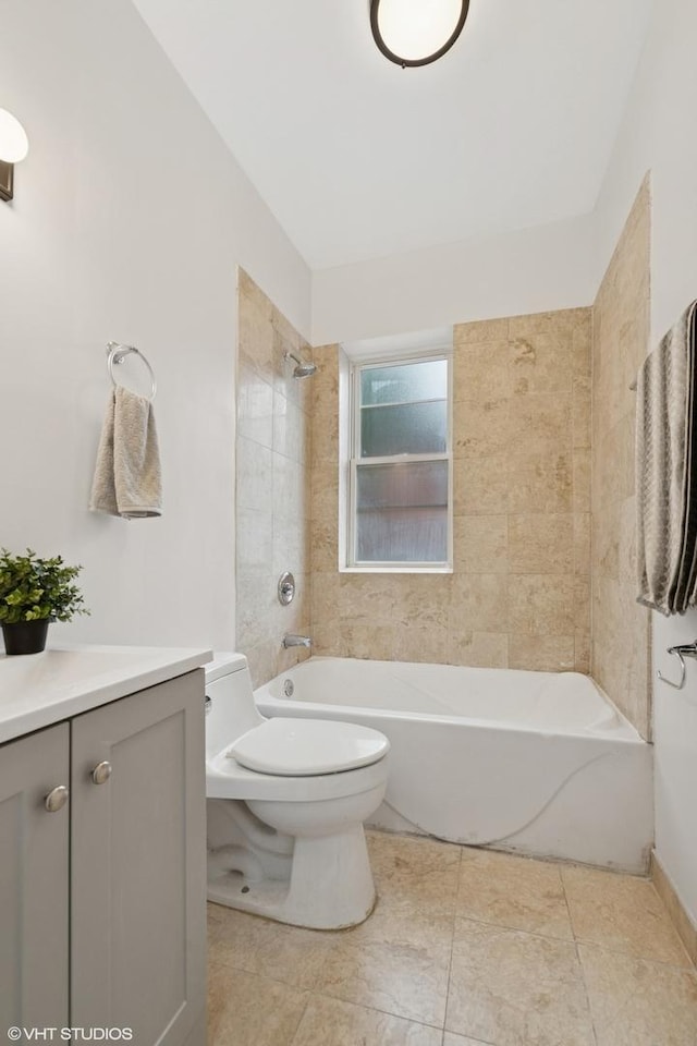 3849 W Ainslie St Unit 1, Chicago, IL 60625 - full bath featuring toilet,  shower combination, and vanity