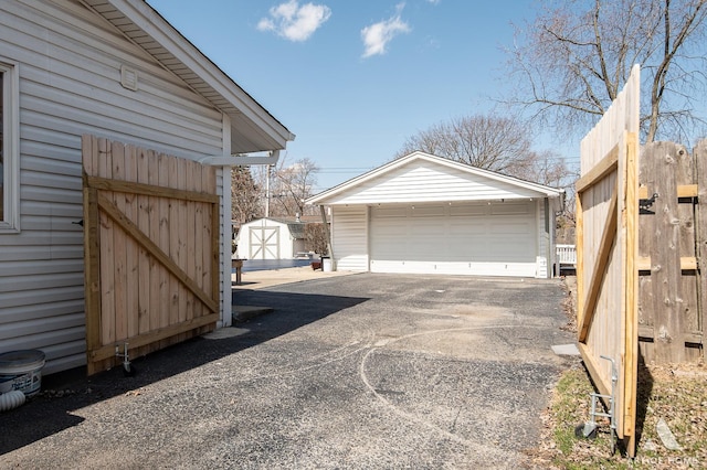 3034 190th St, Lansing, IL 60438 - view of detached garage