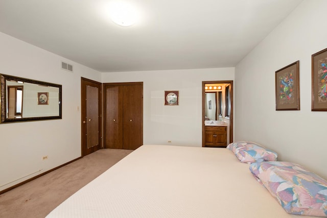 7618 W 157th St, Orland Park, IL 60462 - bedroom with light colored carpet and ensuite bathroom