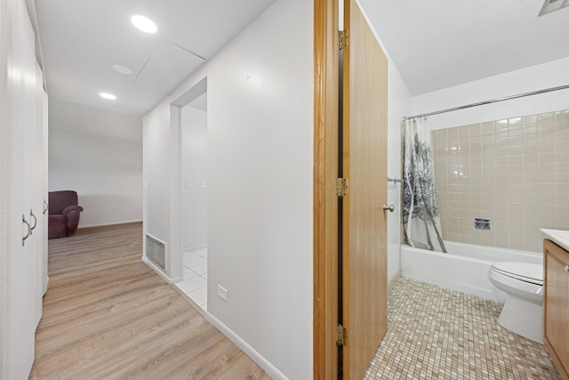 720 Wellington Ave Unit 206, Elk Grove Village, IL 60007 - corridor with light wood-style flooring and recessed lighting