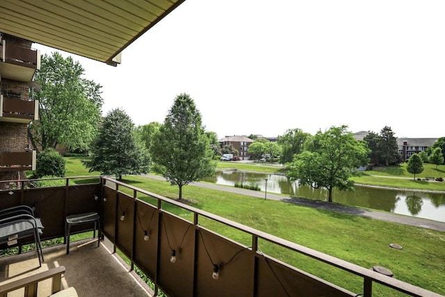 720 Wellington Ave Unit 206, Elk Grove Village, IL 60007 - balcony featuring a water view