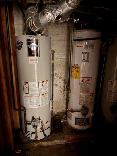 1723 N Monitor Ave, Chicago, IL 60639 - utilities with water heater