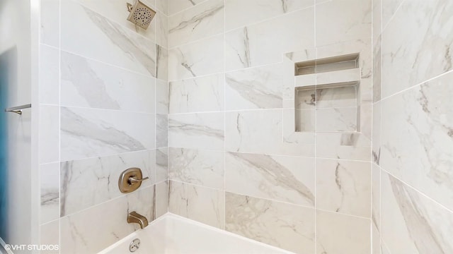 524 Escanaba Ave, Calumet City, IL 60409 - full bath with shower / tub combination