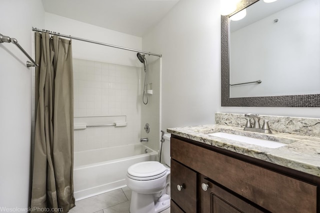 150 Lucerne Ct Unit 150, Wheeling, IL 60090 - full bath featuring shower / tub combo, vanity, toilet, and tile patterned floors