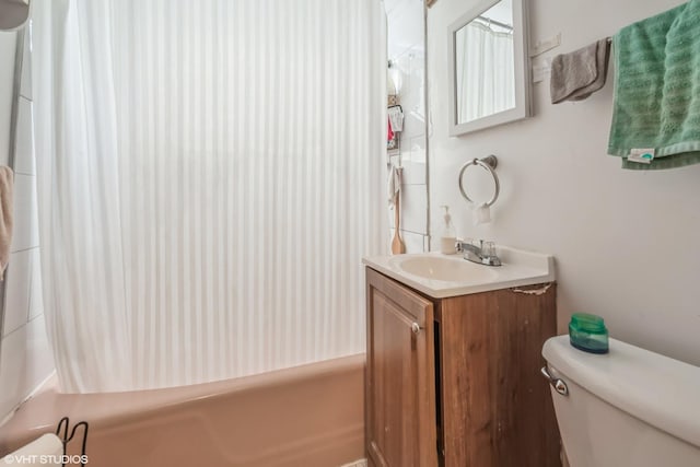 32 E 137th St, Riverdale, IL 60827 - full bathroom featuring toilet, vanity, and shower / bathtub combination with curtain