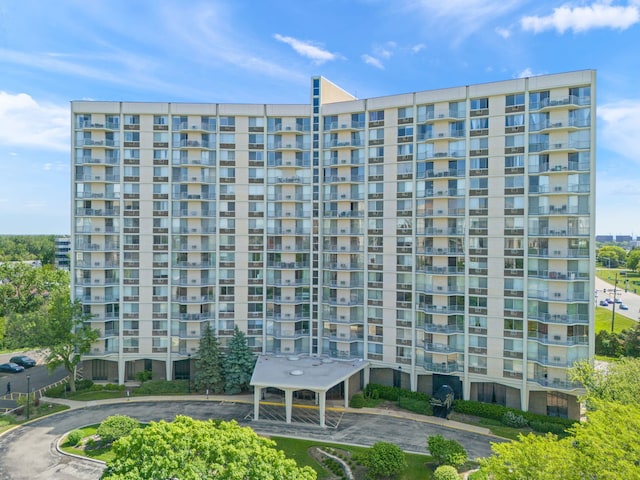 40 N Tower Rd Unit 14B, Oak Brook, IL 60523 - view of apartment building / complex with uncovered parking